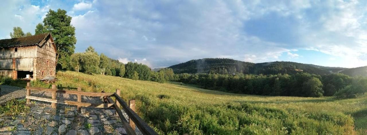 Chata Nad Dzika Orlica Z Jacuzzi Poniatow Exteriér fotografie