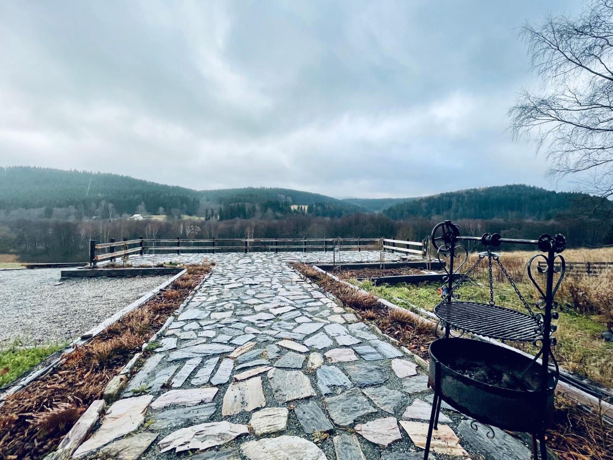 Chata Nad Dzika Orlica Z Jacuzzi Poniatow Exteriér fotografie